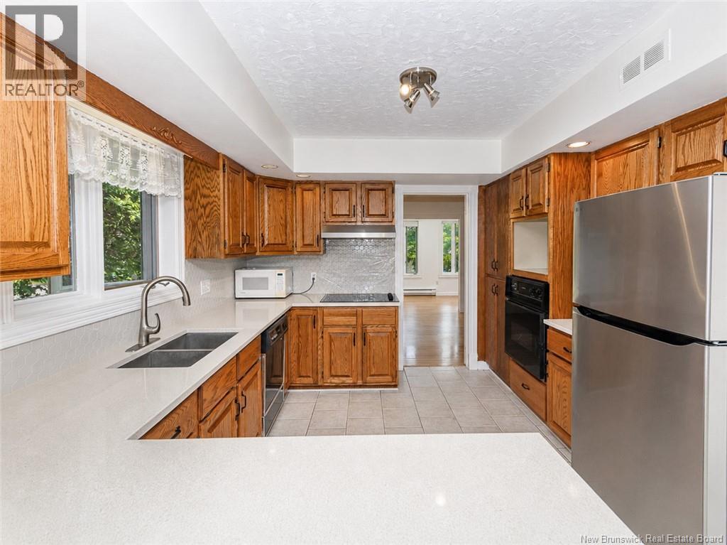 11 Baxter Court, Fredericton, New Brunswick  E3B 6M2 - Photo 6 - NB143626
