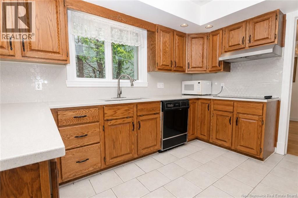 11 Baxter Court, Fredericton, New Brunswick  E3B 6M2 - Photo 5 - NB143626
