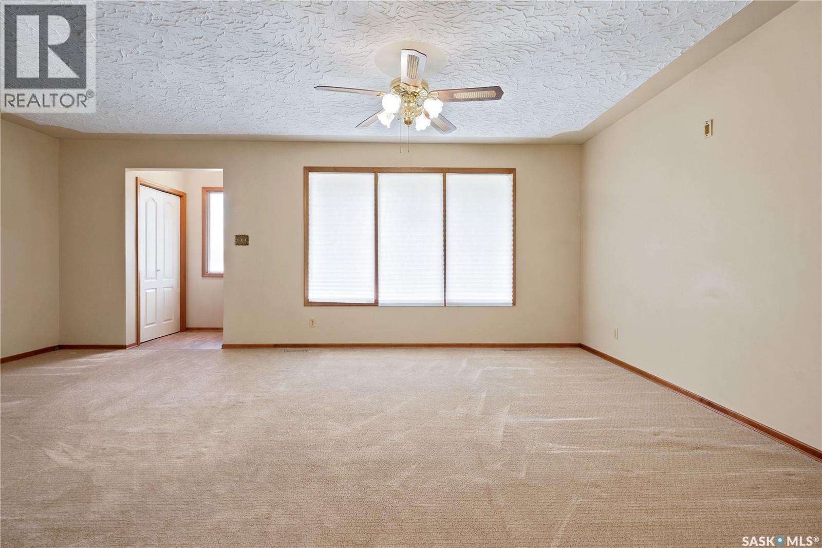 2124 Elliott Street, Regina, Saskatchewan  S4N 3H2 - Photo 6 - SK042093