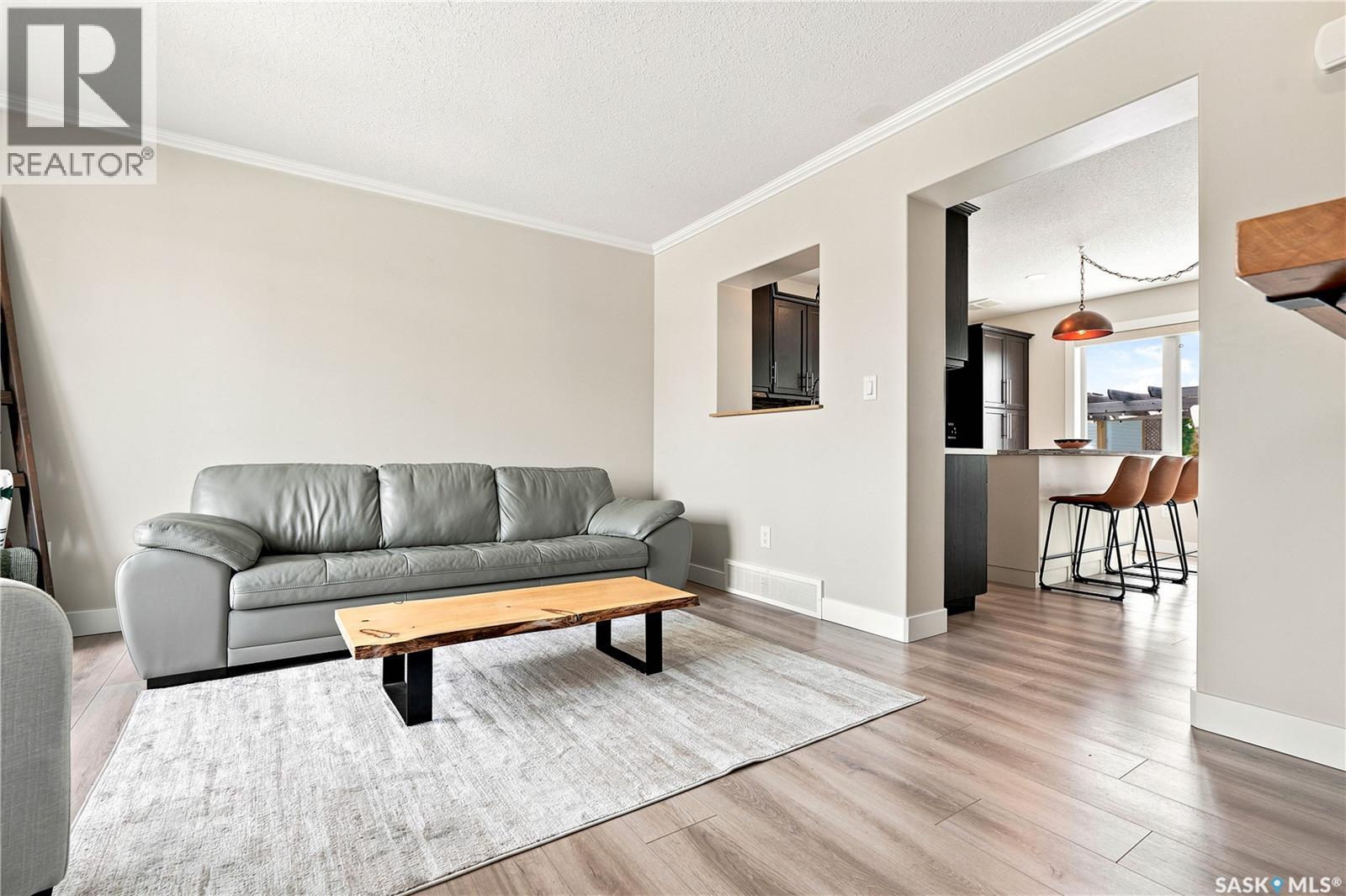 944 Glenview Cove, Martensville, Saskatchewan  S0K 0A2 - Photo 4 - SK041799