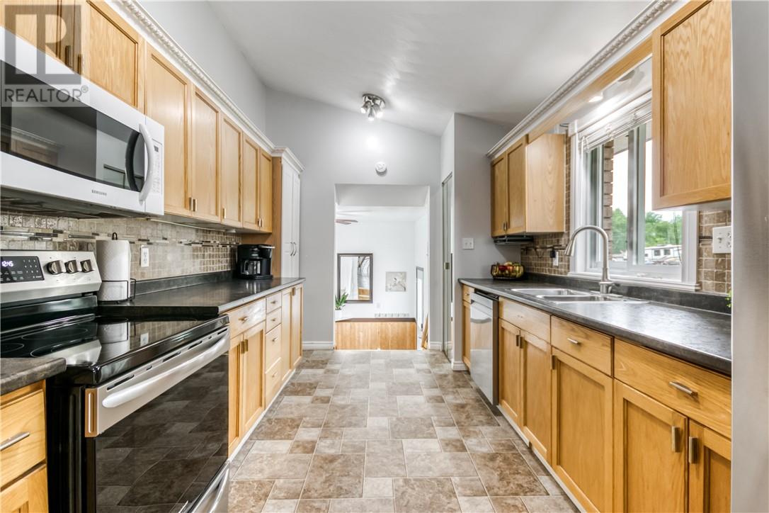 1825 Mccrea Heights Avenue, Val Caron, Ontario  P3N 1M5 - Photo 14 - 2129120