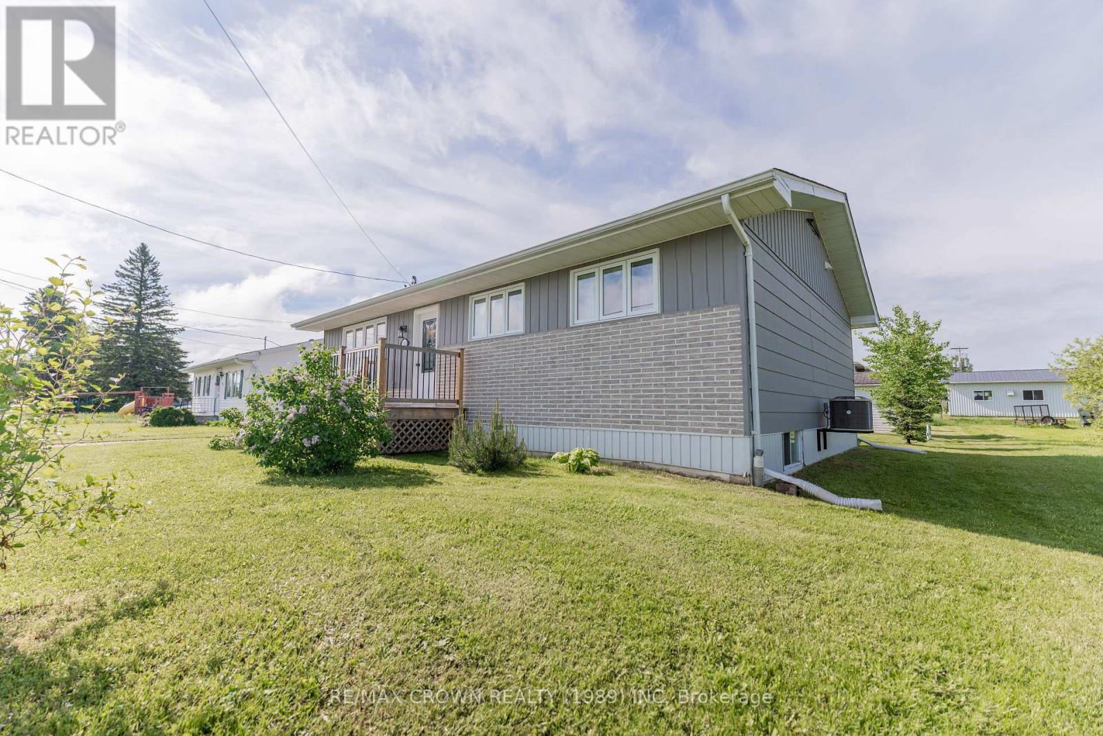 Fauquier - 36 Gauthier Street, Kapuskasing, Ontario  P0L 1G0 - Photo 2 - T13544236