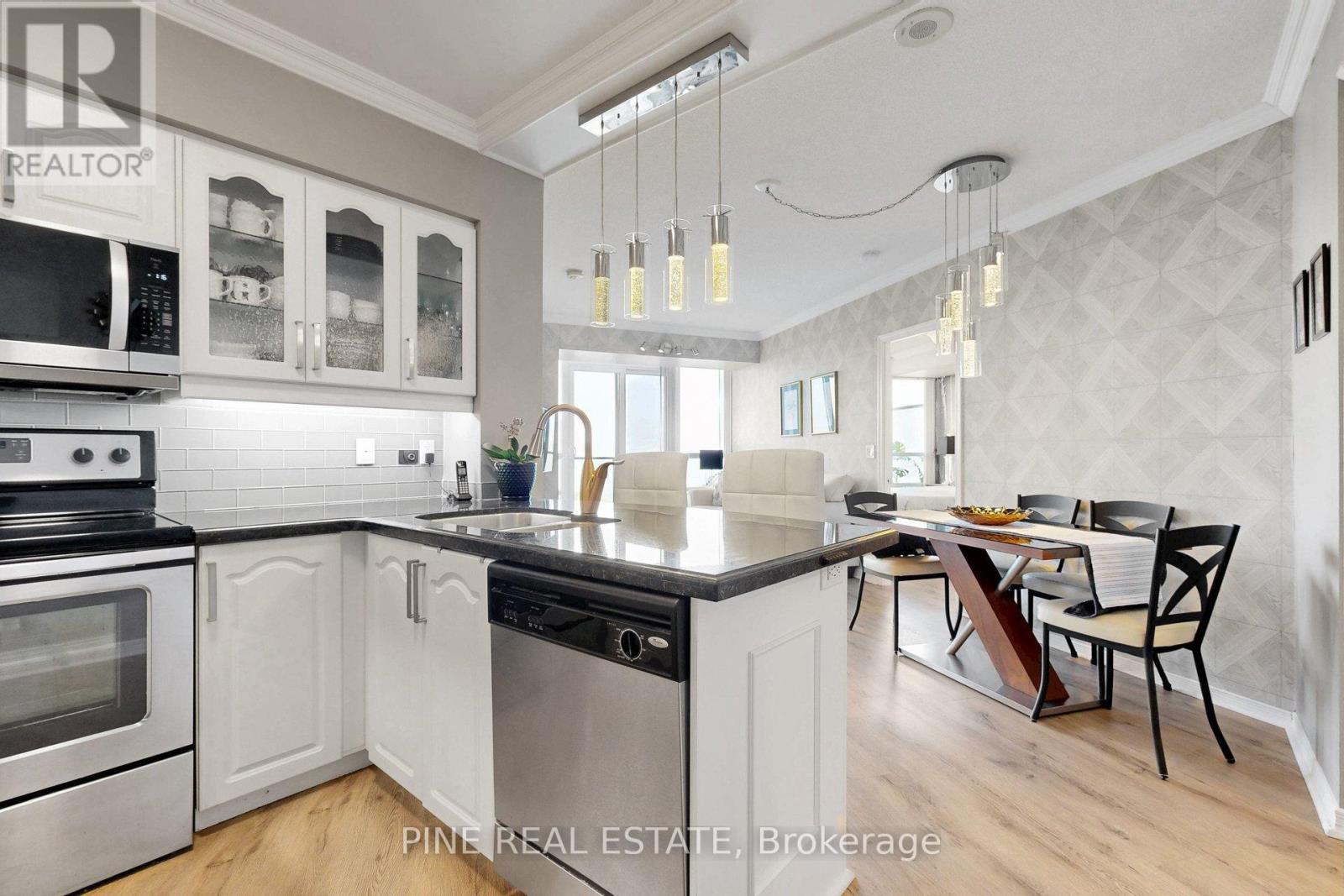 1807 - 2230 Lake Shore Boulevard W, Toronto, Ontario  M8V 0B2 - Photo 11 - W13521934