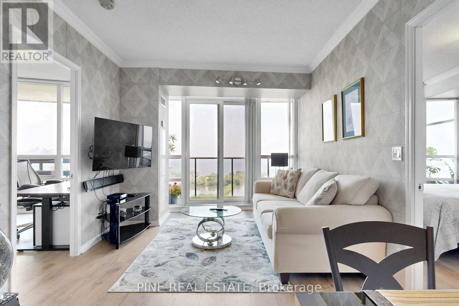 1807 - 2230 Lake Shore Boulevard W, Toronto, Ontario  M8V 0B2 - Photo 2 - W13521934