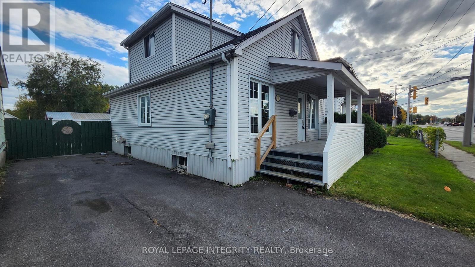 360 9th Street W, Cornwall, Ontario  K6J 3A7 - Photo 1 - X13544288