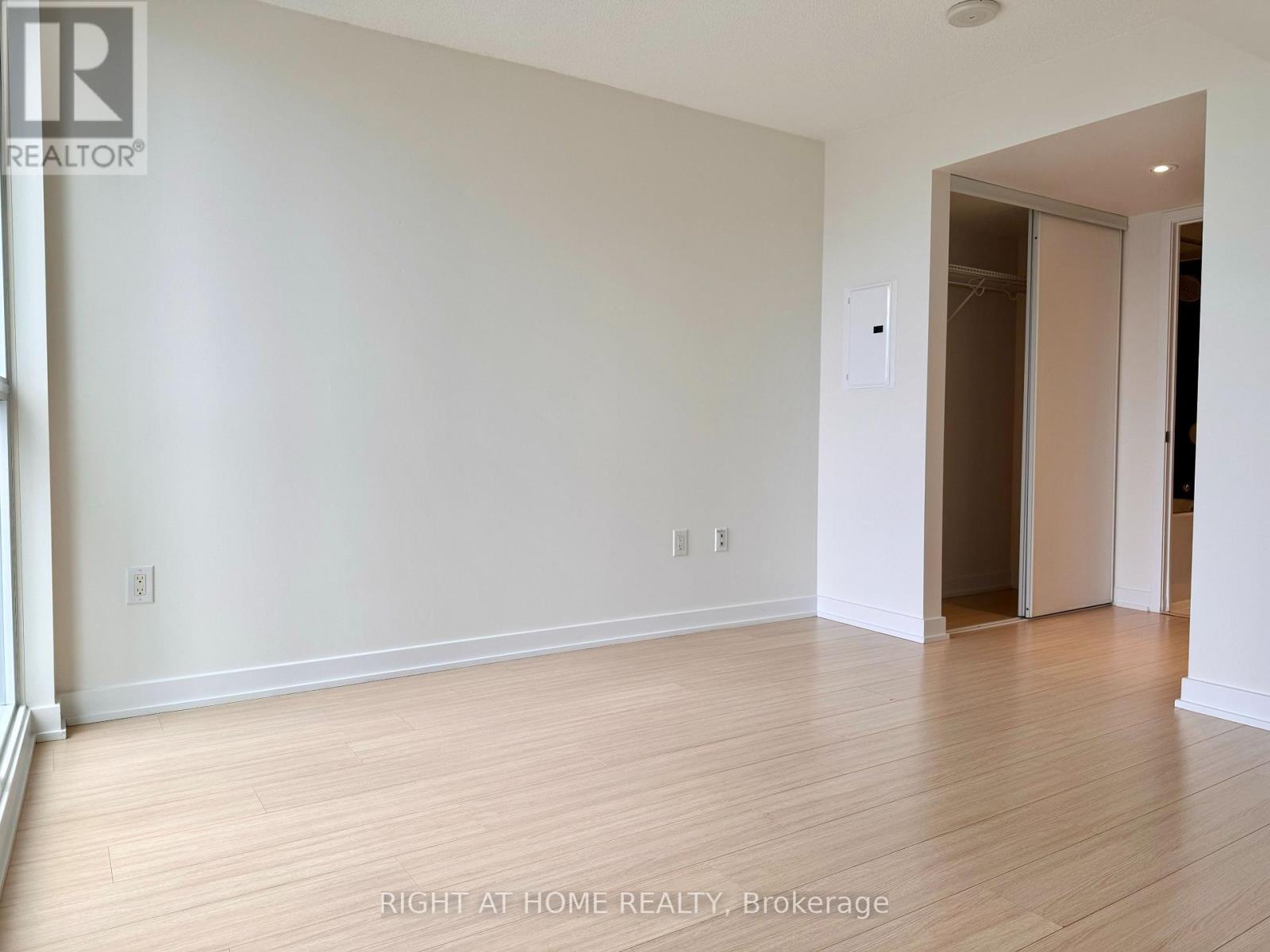 1209 - 85 Queens Wharf Road, Toronto, Ontario M5V 0J9 - Photo 4 - C13544160