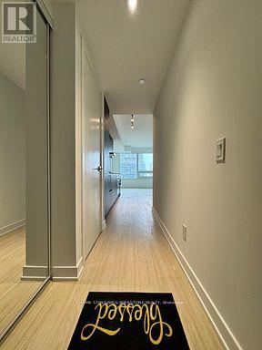 1911 - 8 Wellesley Street W, Toronto, Ontario M4Y 0J5 - Photo 4 - C13544330