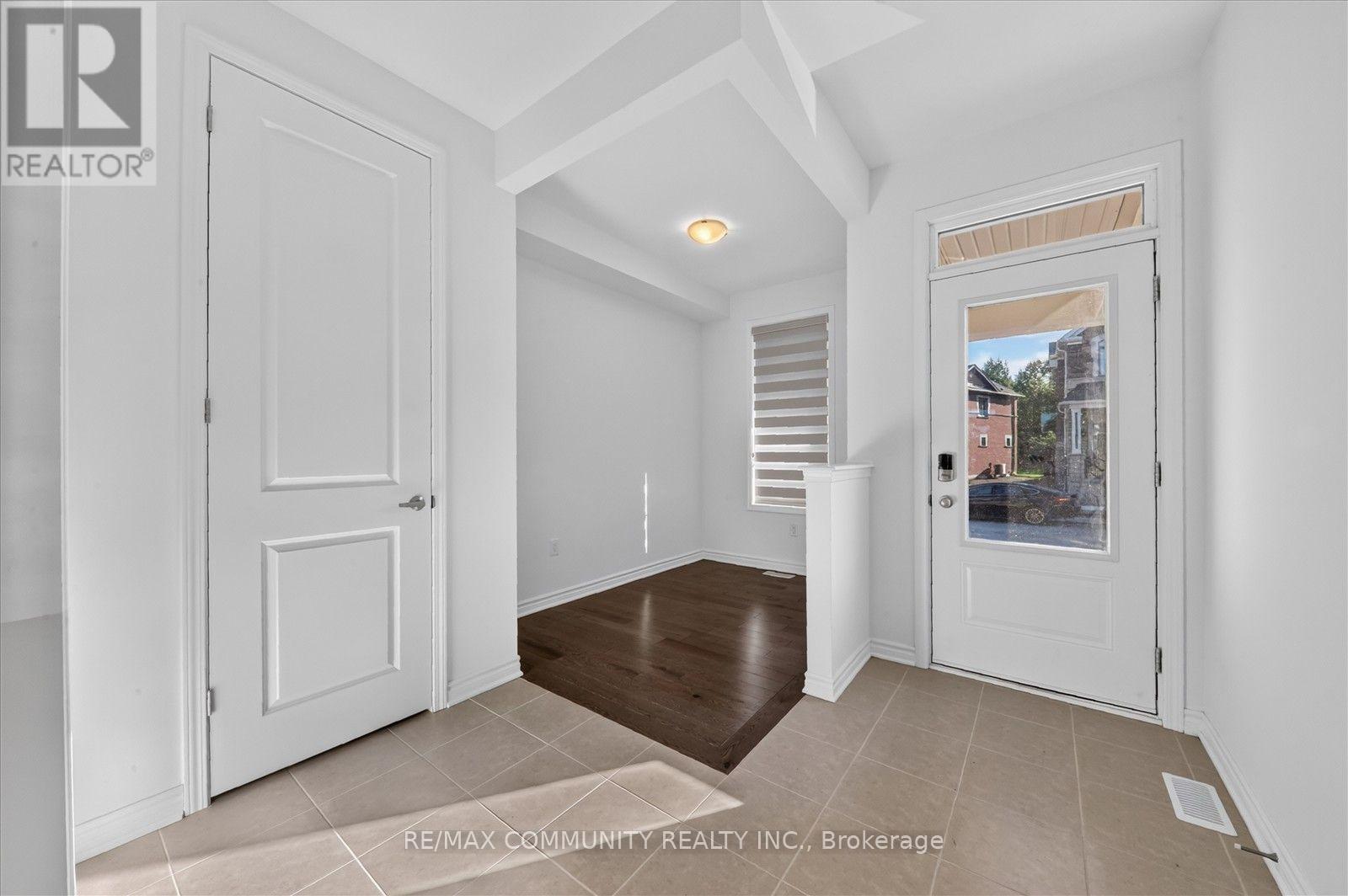 3423 Deepglade Path, Pickering, Ontario  L1X 0V6 - Photo 3 - E13544072