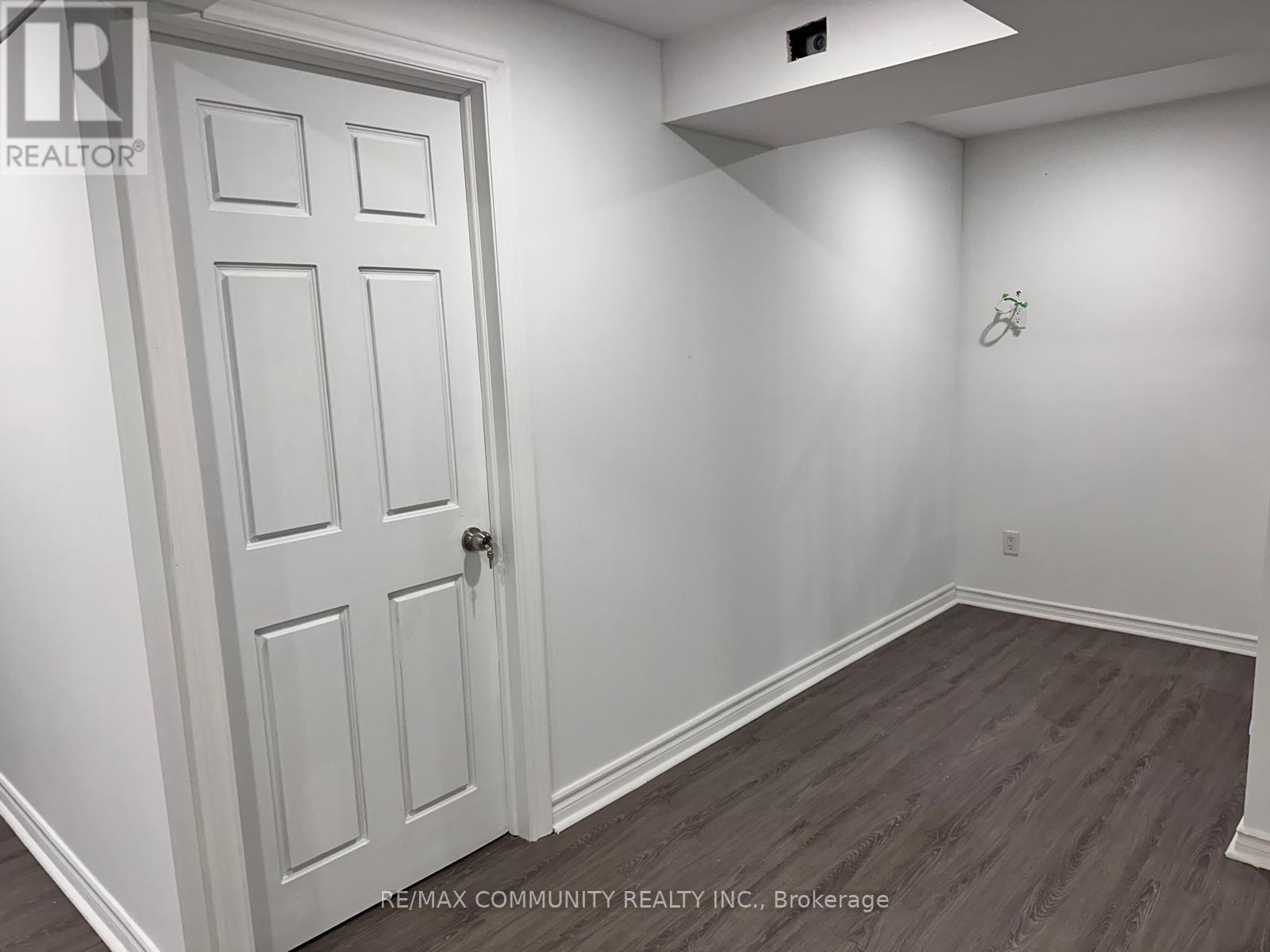 18 Hearth Place, Toronto, Ontario  M1C 0C4 - Photo 11 - E13544150