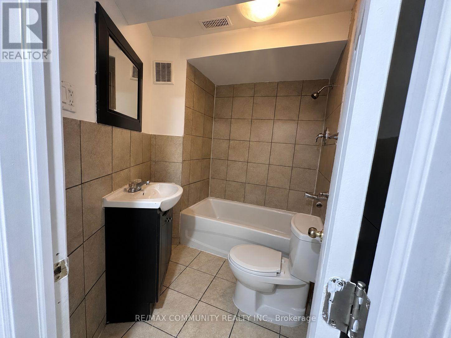 18 Hearth Place, Toronto, Ontario  M1C 0C4 - Photo 16 - E13544150