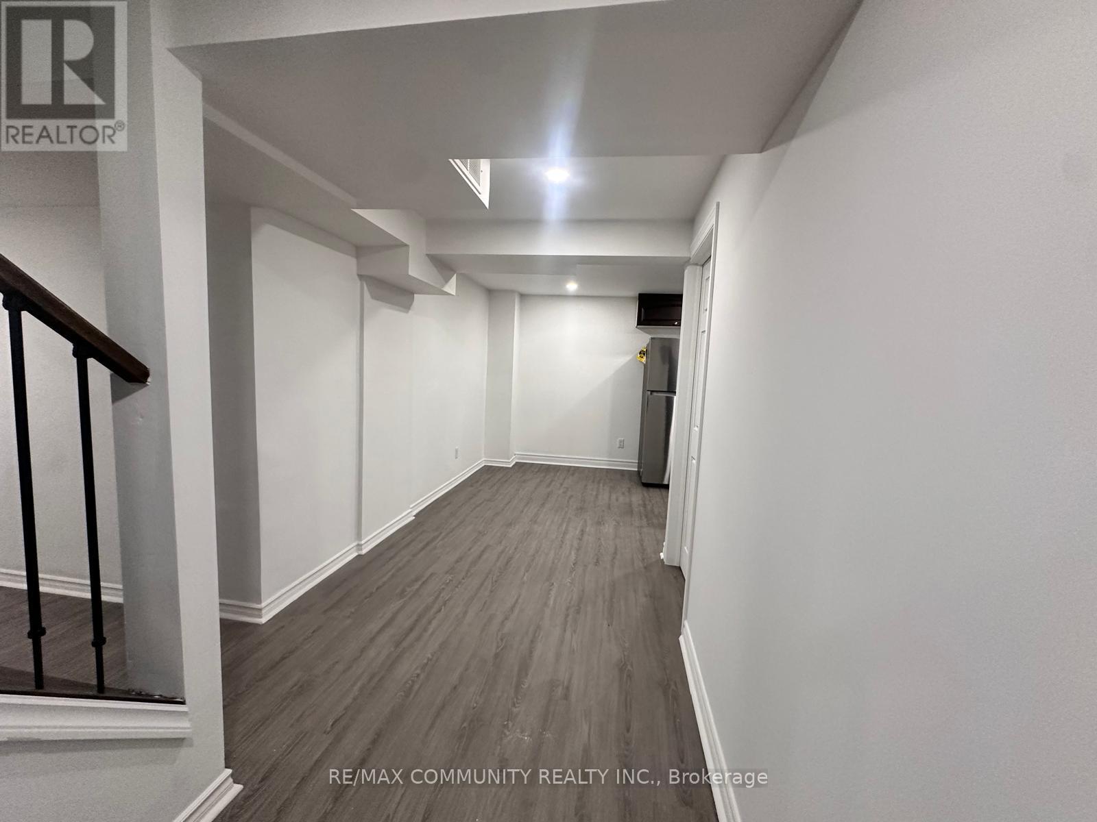 18 Hearth Place, Toronto, Ontario  M1C 0C4 - Photo 7 - E13544150