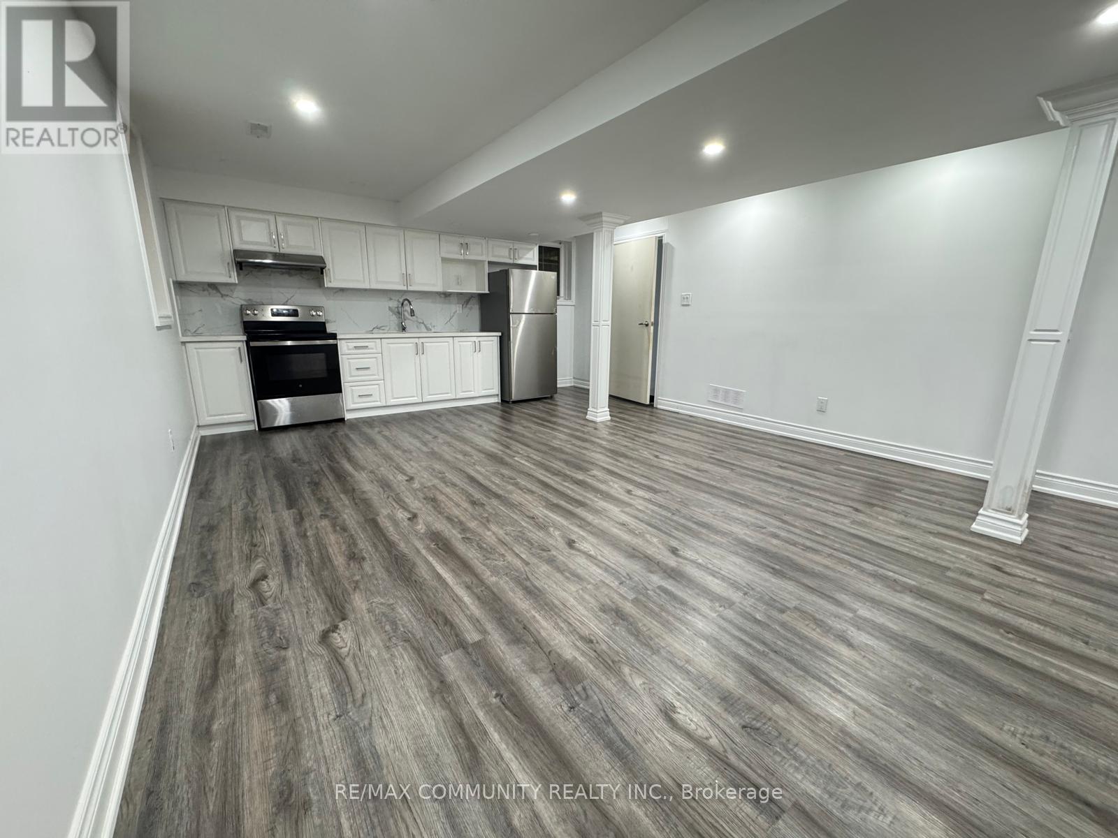 933 Red Deer Avenue, Oshawa, Ontario L1K 0C4 - Photo 6 - E13544268