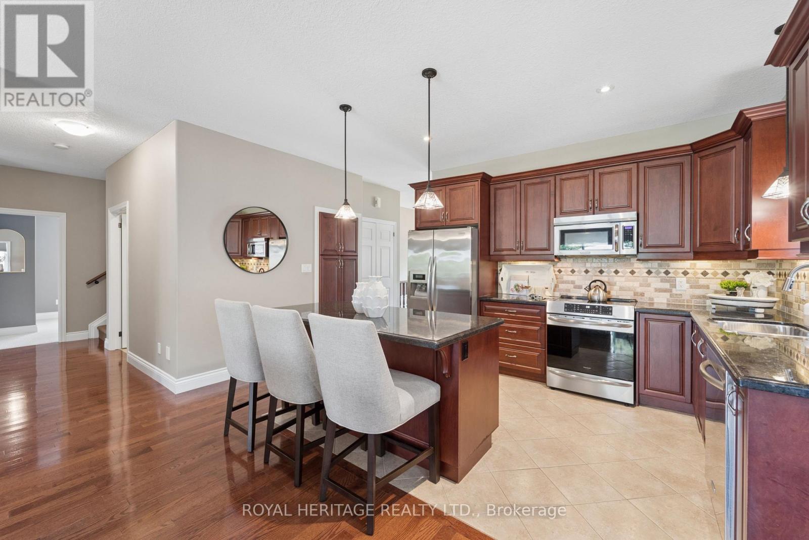24 Corvinelli Drive, Whitby, Ontario  L1M 0G7 - Photo 6 - E13544332