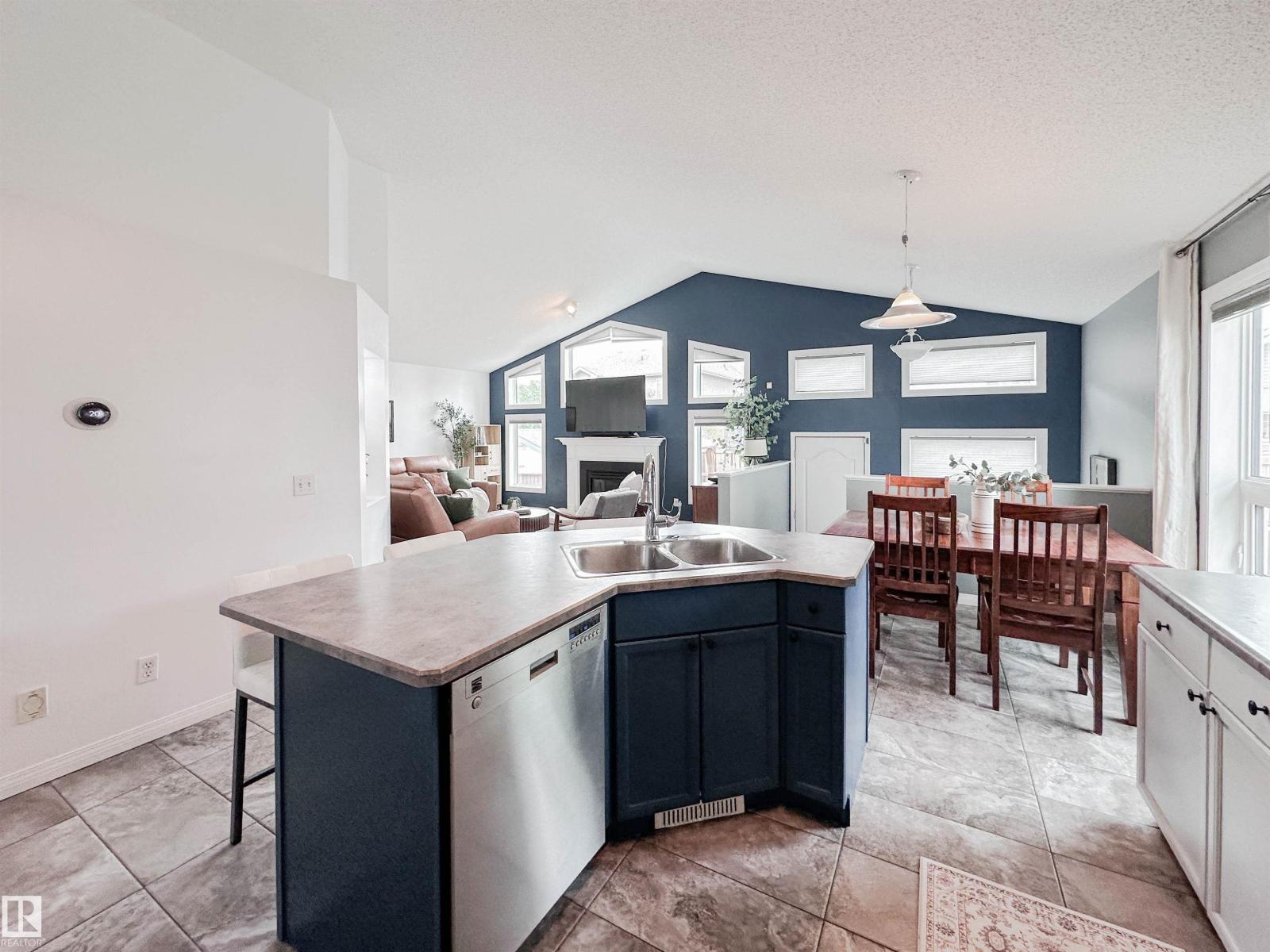 73 Newmarket Wy, St. Albert, Alberta  T8N 7B8 - Photo 12 - E4497876