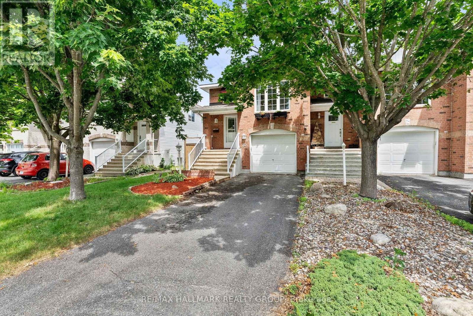 70 Whalings Circle, Ottawa, Ontario  K2S 1S4 - Photo 2 - X13544082