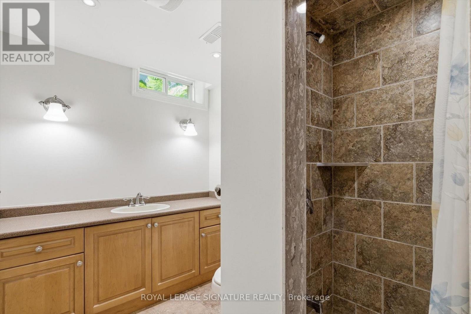 23 Kaitlin Drive, Richmond Hill, Ontario  L4E 3W6 - Photo 47 - N13544116