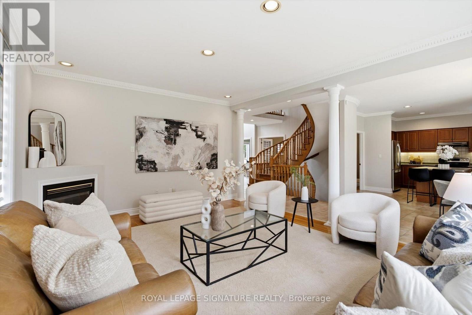 23 Kaitlin Drive, Richmond Hill, Ontario  L4E 3W6 - Photo 7 - N13544116