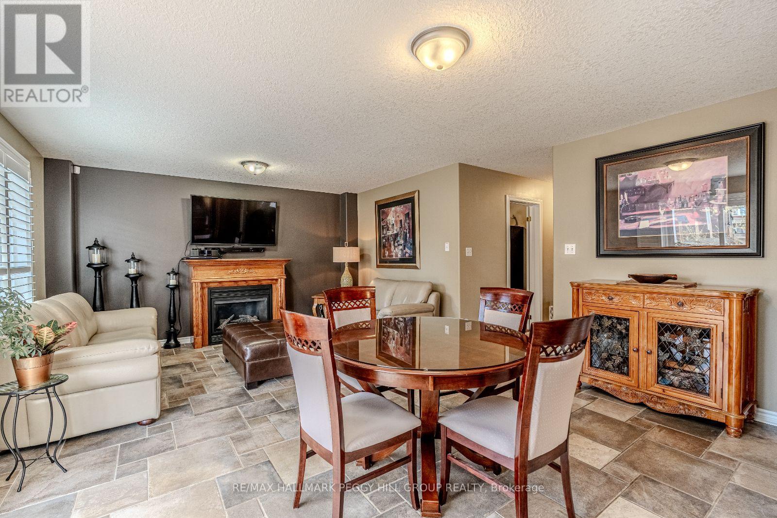 35 Benjamin Lane, Barrie, Ontario  L4N 0S2 - Photo 4 - S13544248