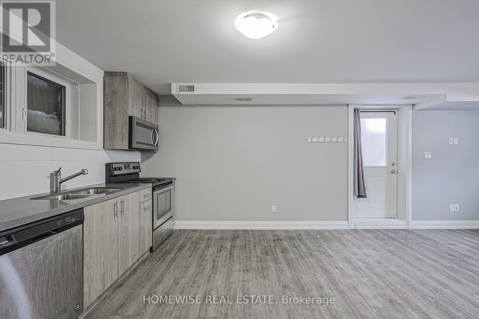 B01 - 814 Glencairn Avenue, Toronto, Ontario  M6B 2A3 - Photo 3 - W13543916
