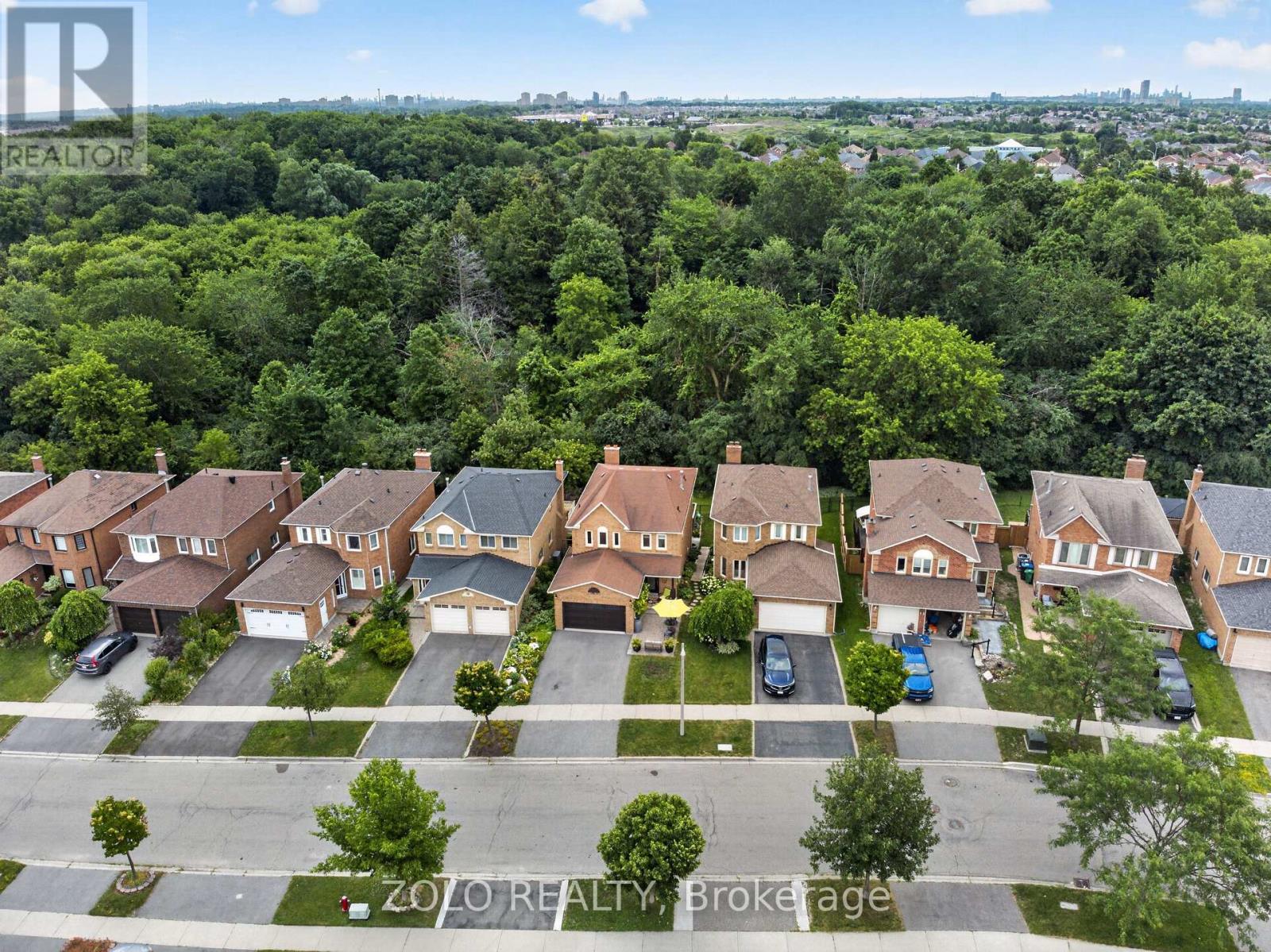17 Pinellas Drive, Brampton, Ontario  L6Z 3C1 - Photo 2 - W13544104