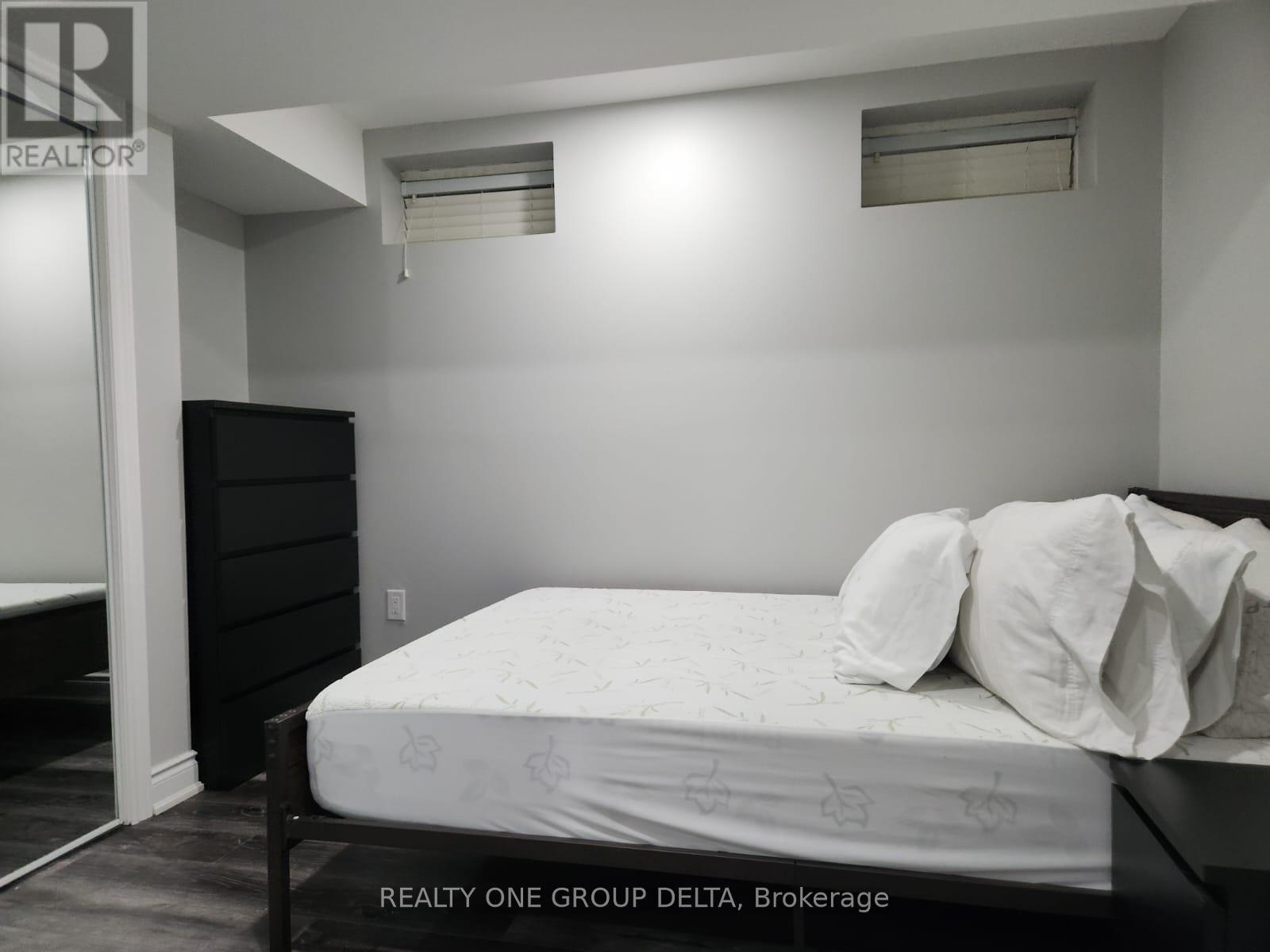 6 Quinton (Entire Property) Ridge, Brampton, Ontario  L6Y 0E3 - Photo 16 - W13544178