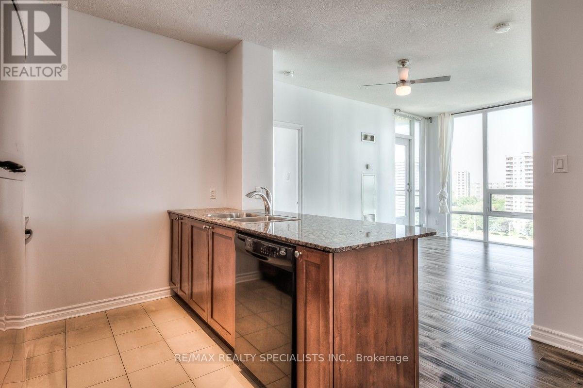 1009 - 3525 Kariya Drive, Mississauga, Ontario  L5B 0C2 - Photo 3 - W13544300