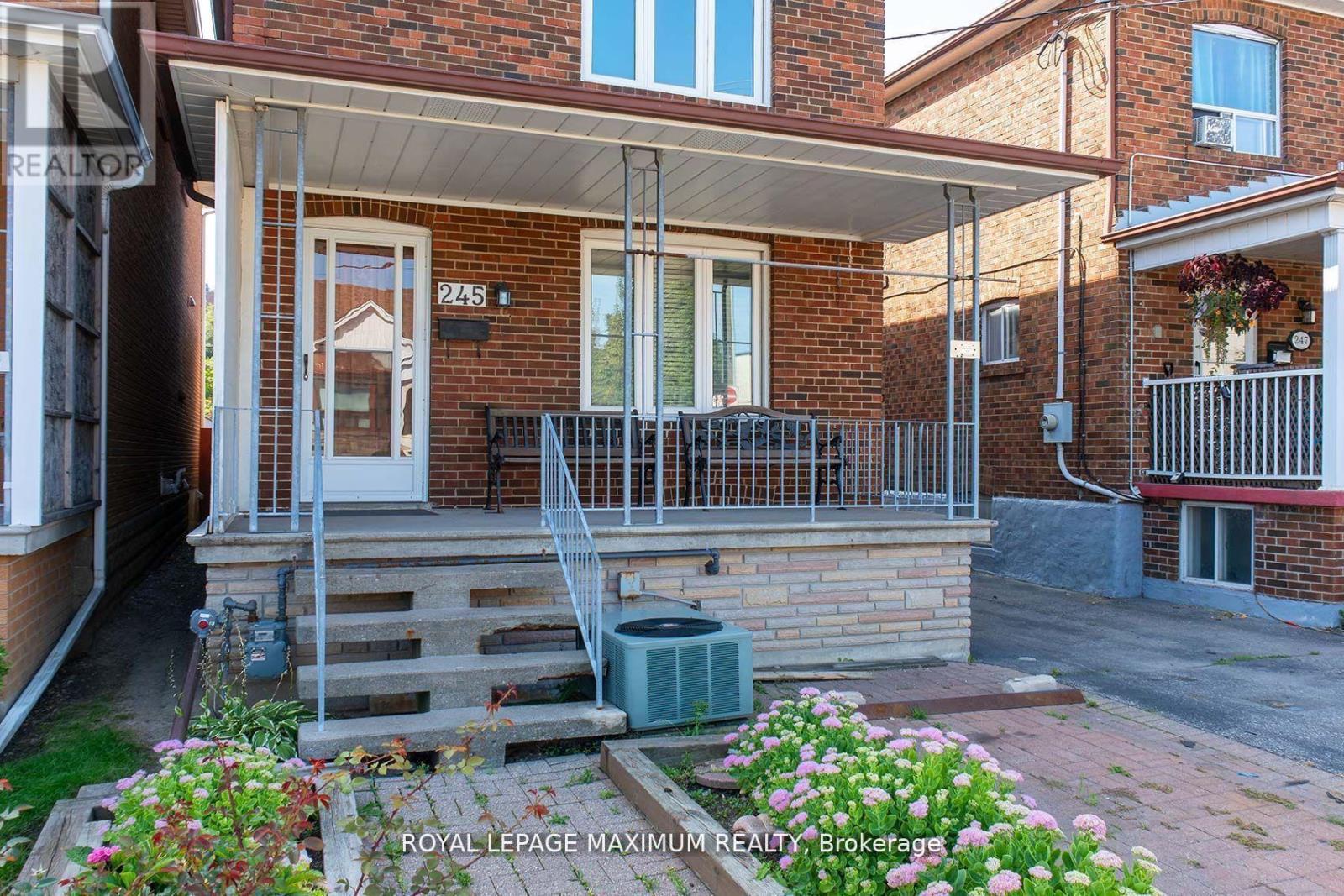 245 Belgravia Avenue, Toronto, Ontario  M6E 2M9 - Photo 2 - W13544310