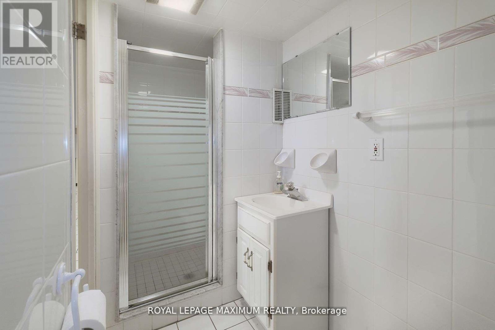 245 Belgravia Avenue, Toronto, Ontario  M6E 2M9 - Photo 28 - W13544310