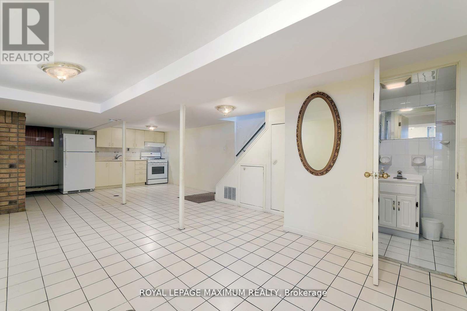 245 Belgravia Avenue, Toronto, Ontario  M6E 2M9 - Photo 30 - W13544310
