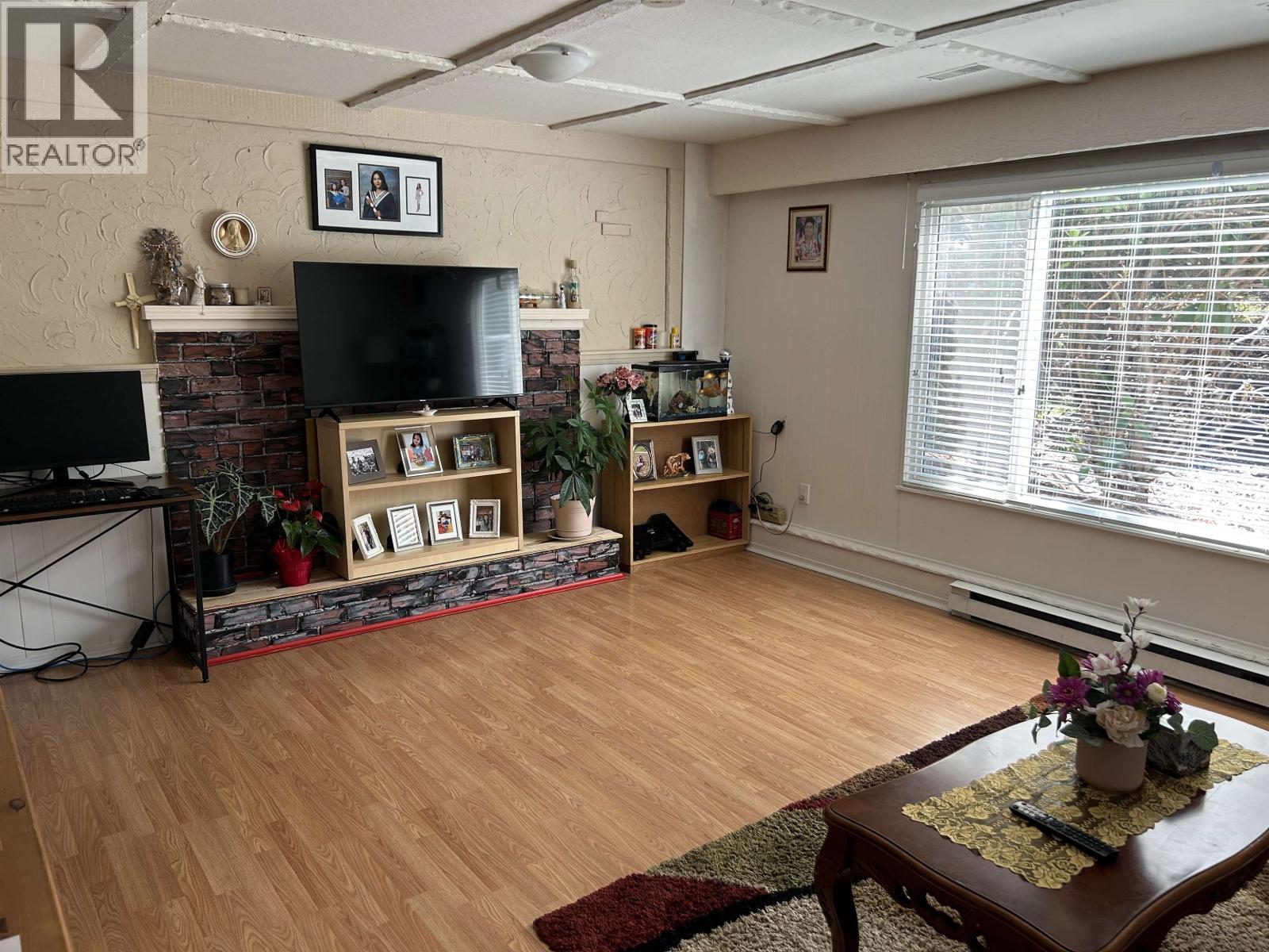 9411 GLENACRES DRIVE — photo 4
