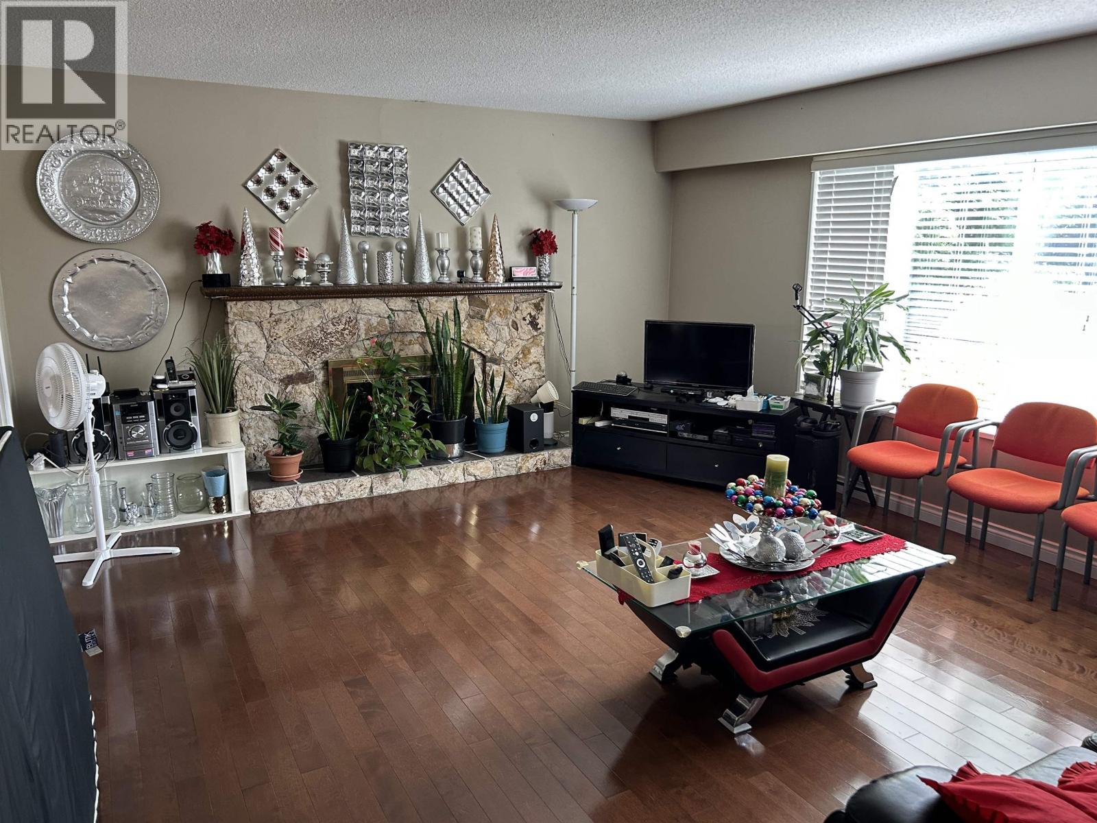 9411 GLENACRES DRIVE — photo 2