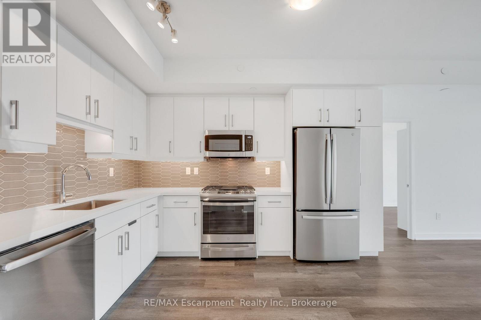 704 - 2007 James Street, Burlington, Ontario  L7R 0G7 - Photo 7 - W13496426