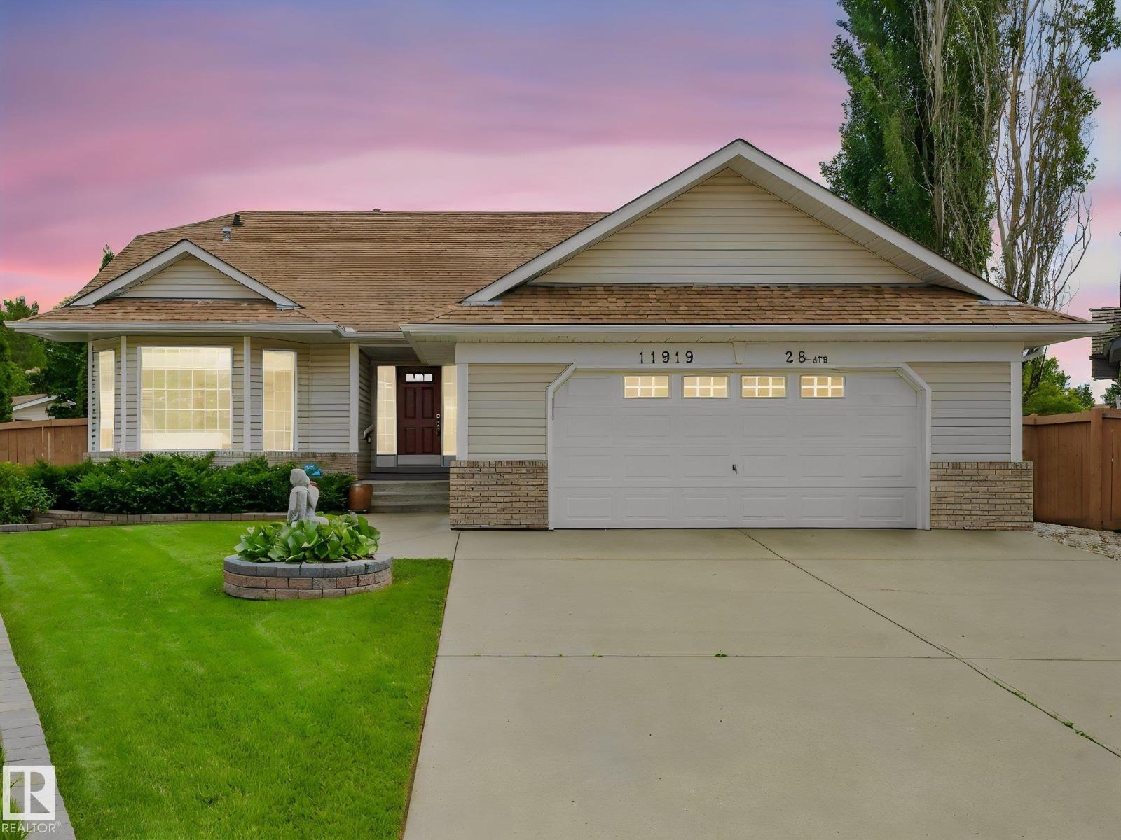 11919 28 AV NW, Edmonton, Alberta