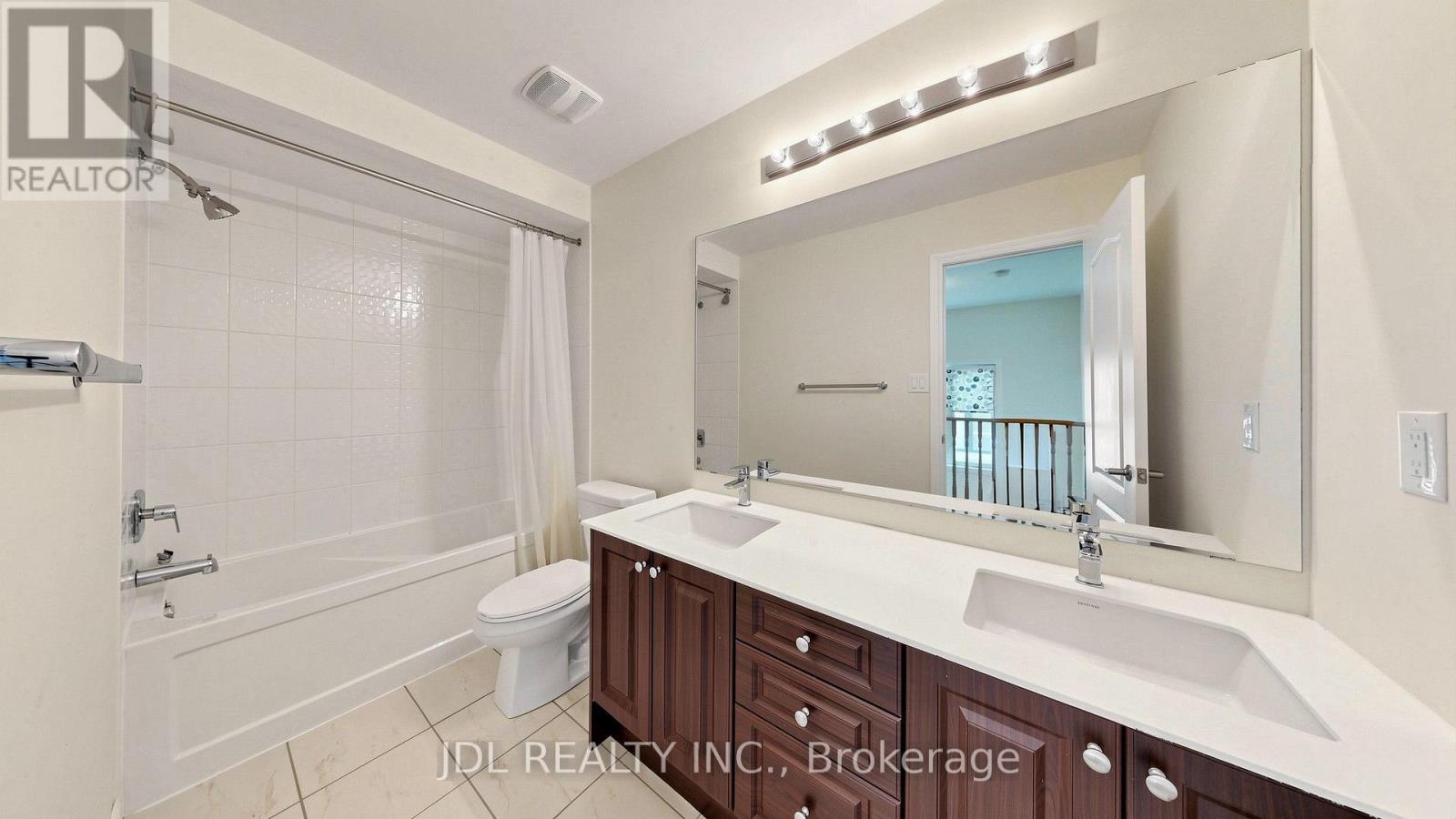 19 Hyderabad Lane, Markham, Ontario  L6E 0T8 - Photo 8 - N13417478
