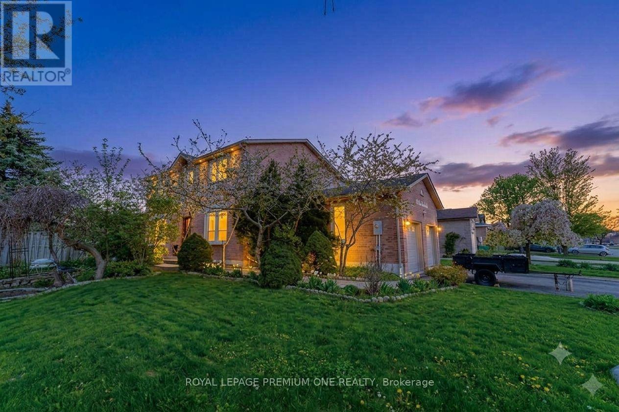 25 Sir Lancelot Court, Caledon, Ontario  L7E 1N3 - Photo 2 - W13542452
