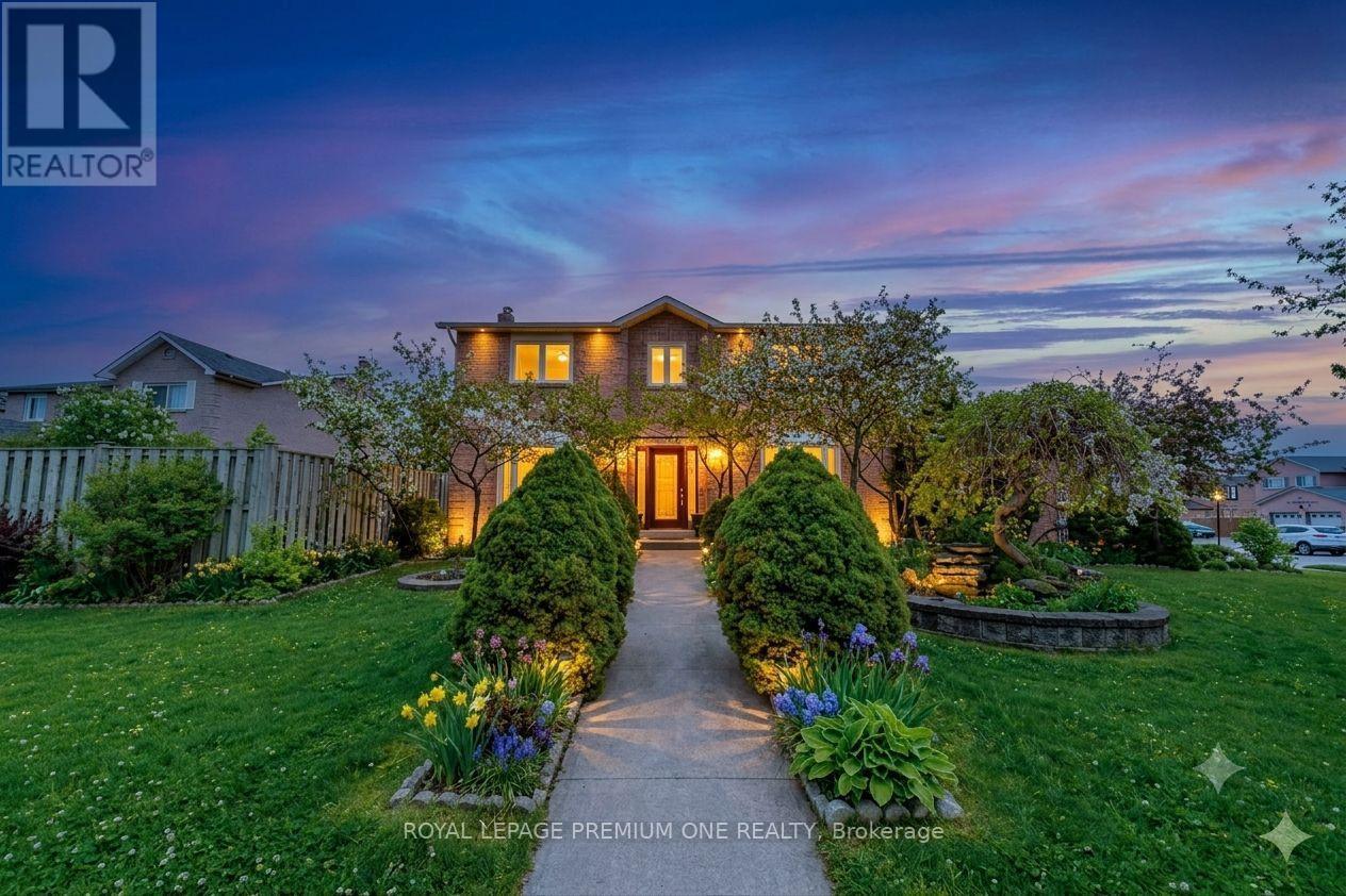 25 SIR LANCELOT COURT, Caledon (Bolton East)