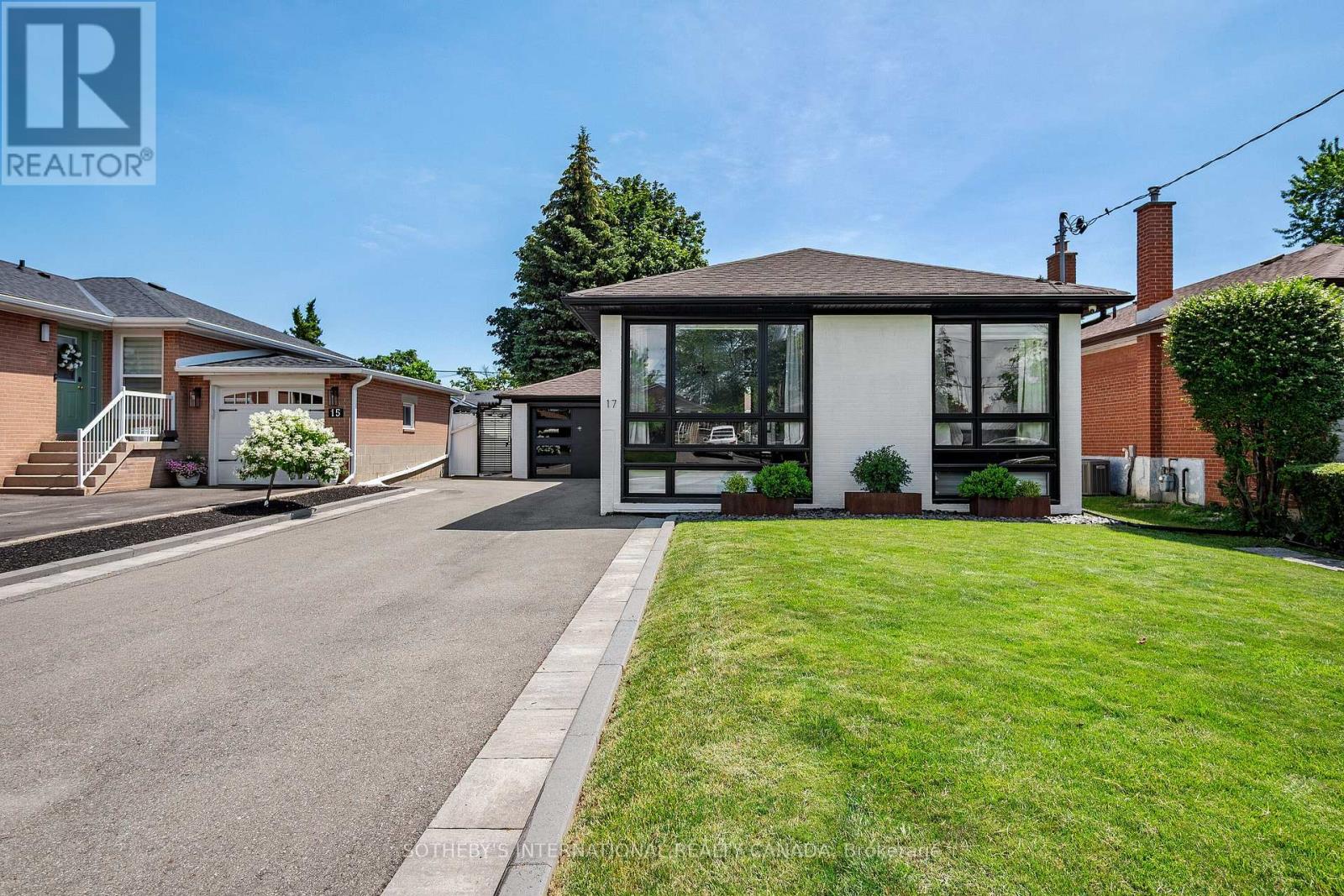 17 Sigmont Road, Toronto, Ontario  M9C 4K6 - Photo 2 - W13543922