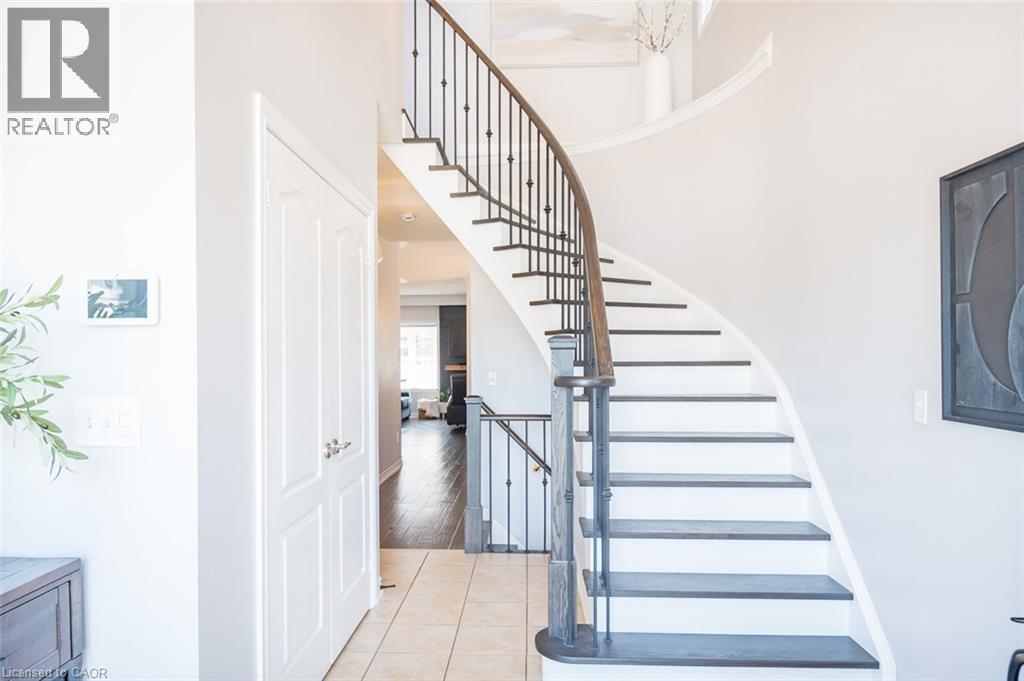 3184 Tim Dobbie Drive, Burlington, Ontario  L7M 0N3 - Photo 2 - 40846575