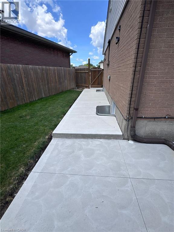 393 East 16th Street Unit# Bsmt, Hamilton, Ontario  L9A 4K4 - Photo 15 - 40846484