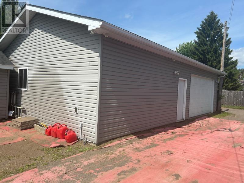 8 Ruttan St, Thunder Bay, Ontario  P7A 5C3 - Photo 40 - TB2601778