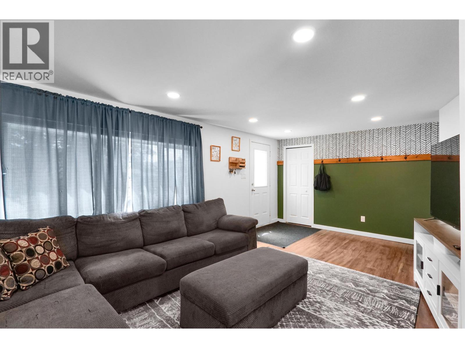 60 Bartholomew Street, Kitimat, British Columbia  V8C 2J7 - Photo 6 - R3144539
