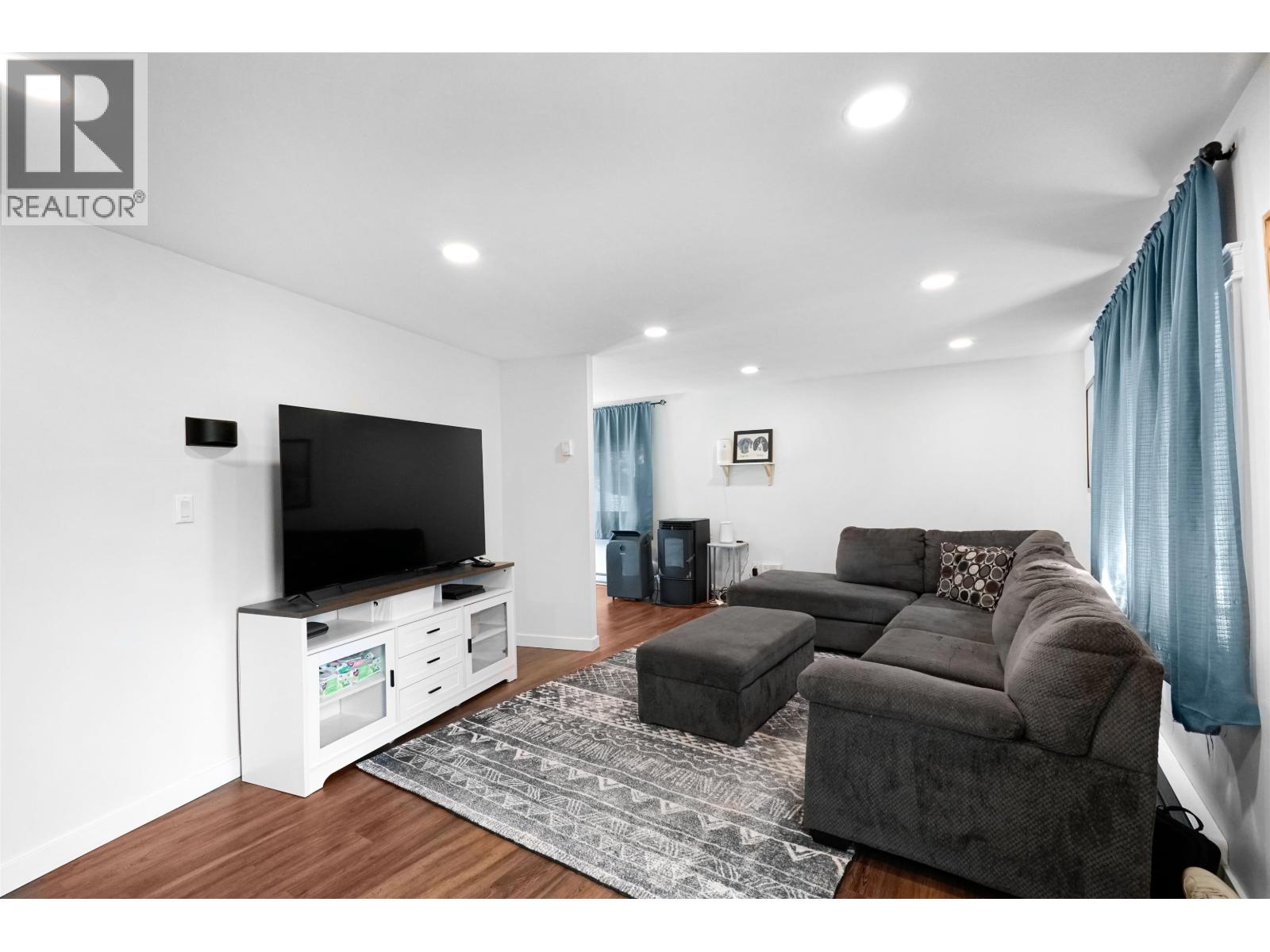 60 Bartholomew Street, Kitimat, British Columbia  V8C 2J7 - Photo 9 - R3144539