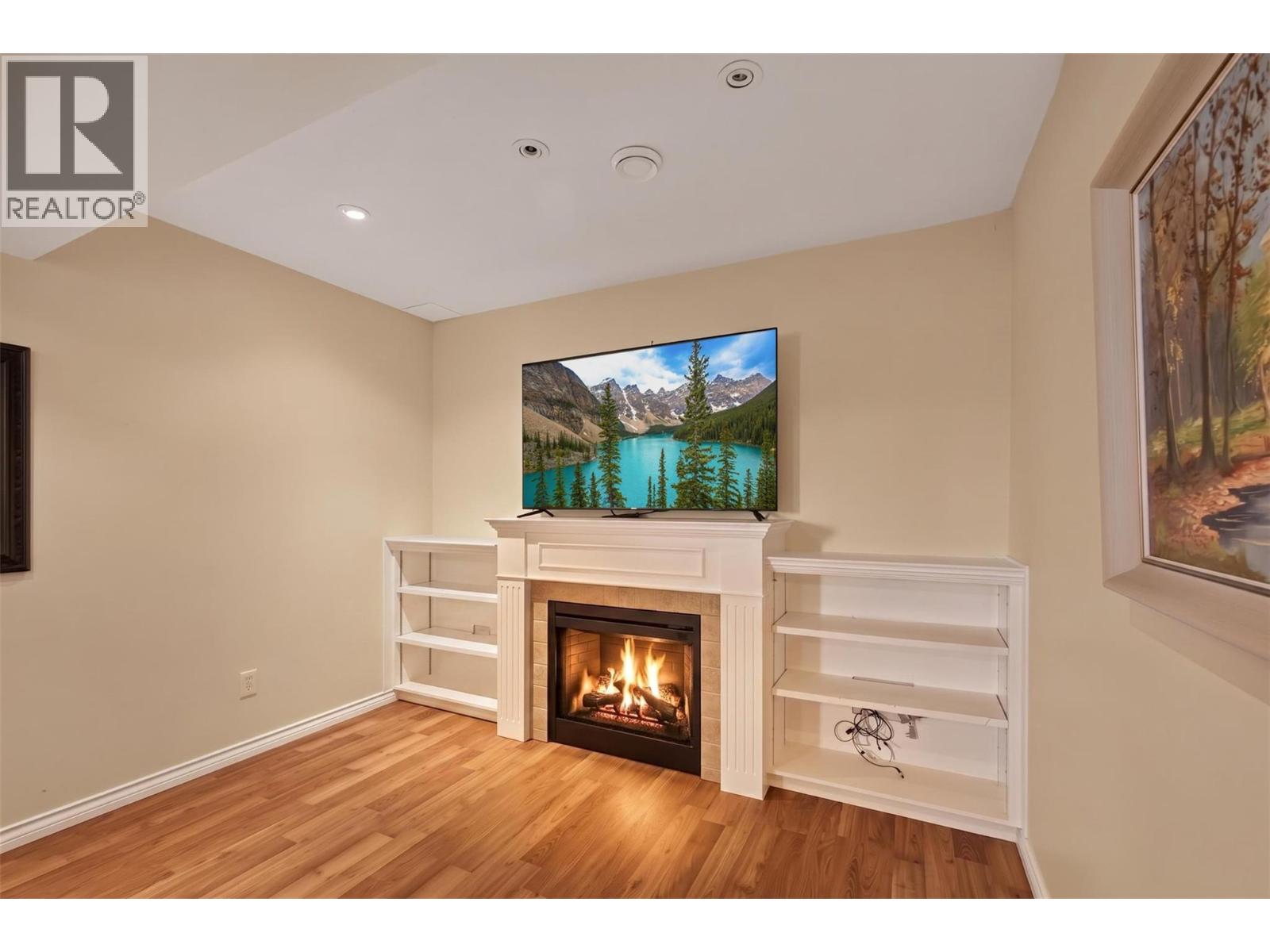 2832 Doucette Drive — photo 38