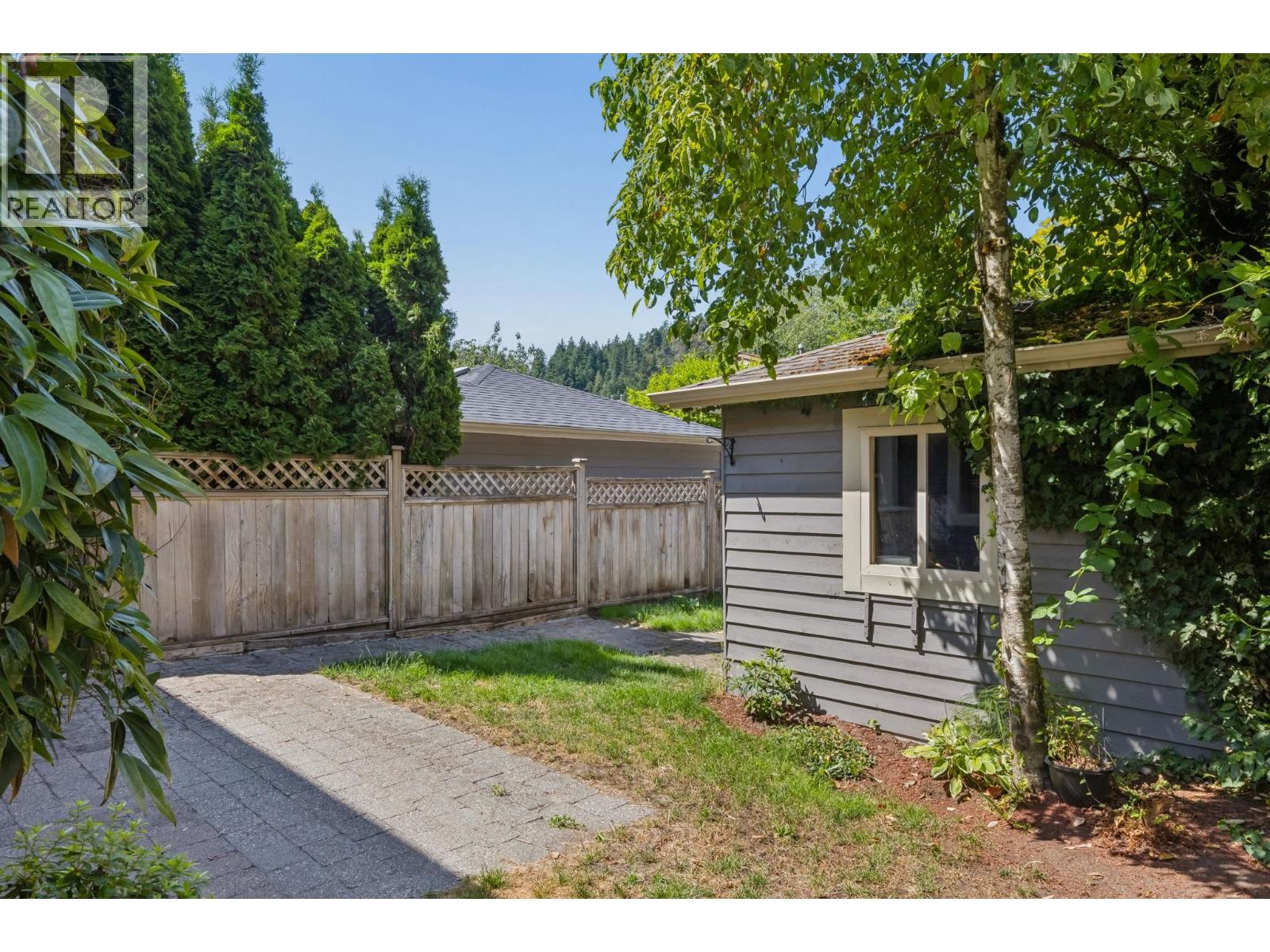 6339 Douglas Street, West Vancouver, British Columbia  V7W 2G1 - Photo 36 - R3144579
