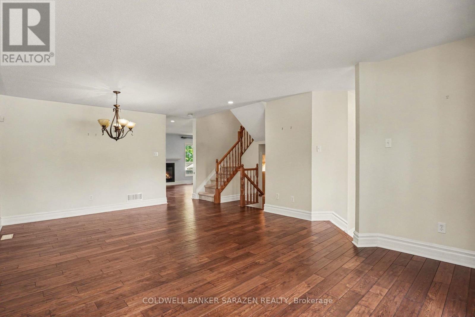 1114 Halton Terrace, Ottawa, Ontario  K2W 1G8 - Photo 2 - X13504440