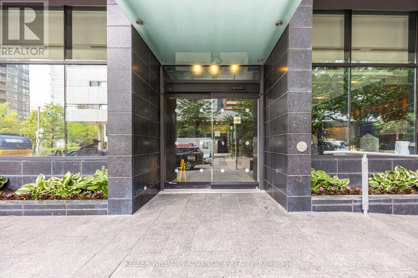 332 - 8 Telegram Mews, Toronto, Ontario  M5V 3Z5 - Photo 3 - C13544472