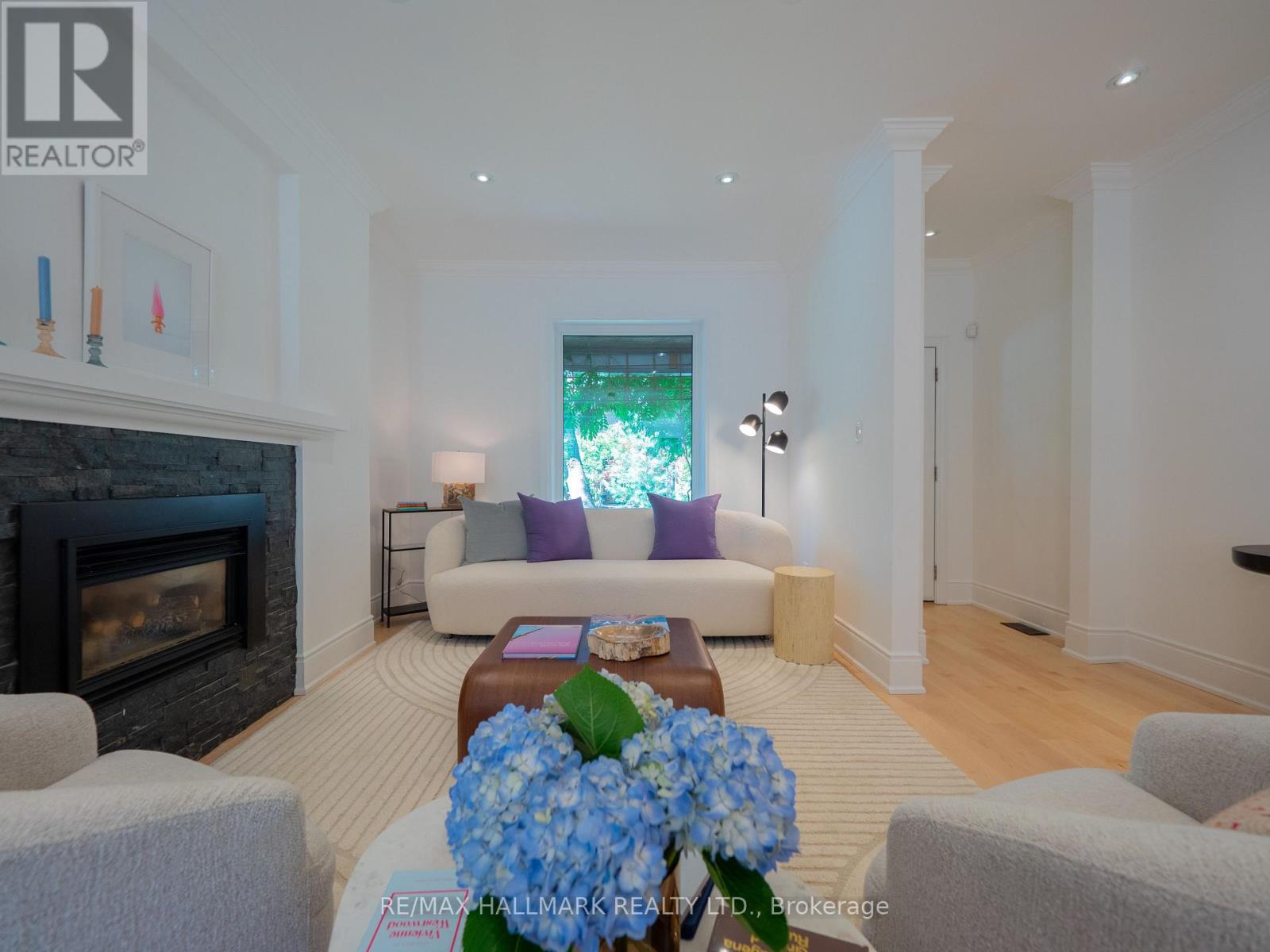 65 Hampton Avenue, Toronto, Ontario  M4K 2Y7 - Photo 4 - E13544404