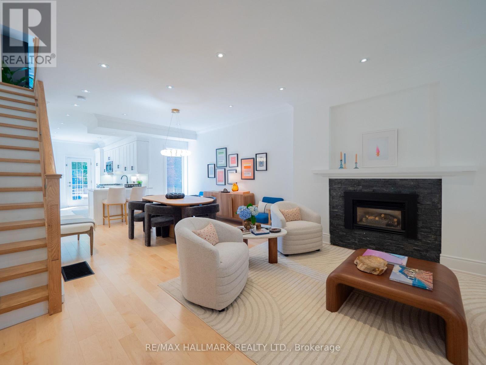 65 Hampton Avenue, Toronto, Ontario  M4K 2Y7 - Photo 5 - E13544404