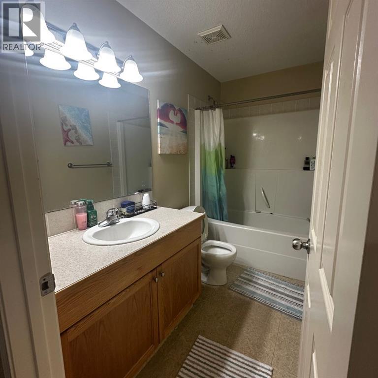 83 Lakeway Boulevard, Sylvan Lake, Alberta  T4S 2P4 - Photo 12 - A2327646