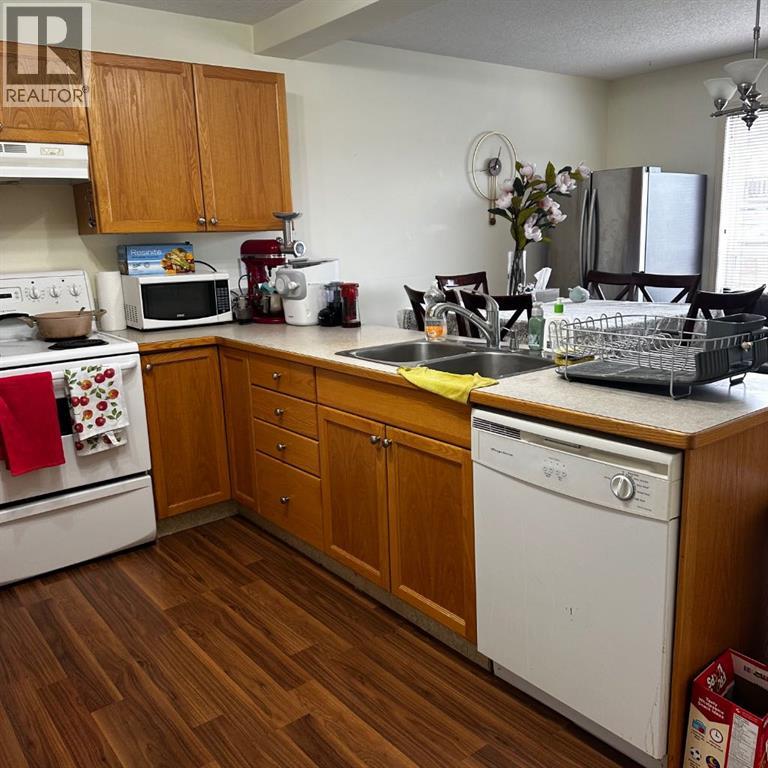83 Lakeway Boulevard, Sylvan Lake, Alberta  T4S 2P4 - Photo 4 - A2327646